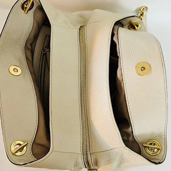 Elegant Cream Leather Shoulder Bag - Picture 4 of 7